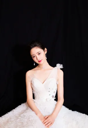王莫涵白裙仙气十足写真图片_2