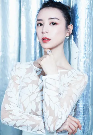 张静初雅明媚优写真图片