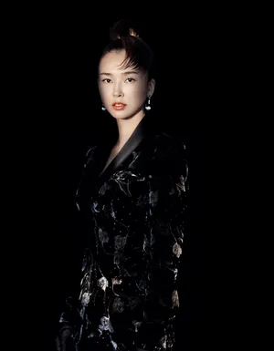 姚星彤魅力性感时尚写真图片