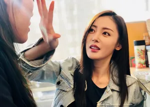 张天爱甜美活动照图片