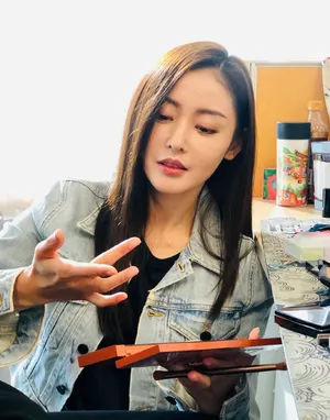 张天爱甜美活动照图片_2