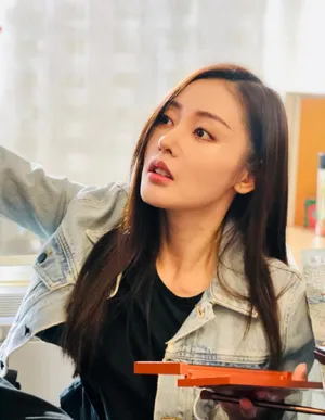 张天爱甜美活动照图片_3