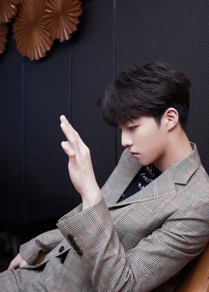 陈立农休闲正装利落写真图片_7