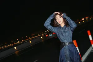 张佳宁米兰时装周夜拍图片_2