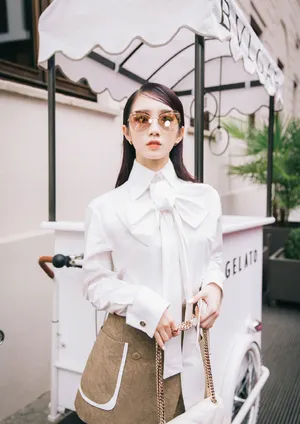 孟美岐兰时装周性感图片_2
