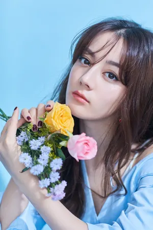 迪丽热巴清秀灵动写真图片_4