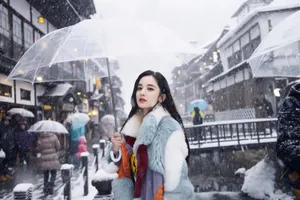 古力娜扎《十年三月三十日》雪景剧照图片