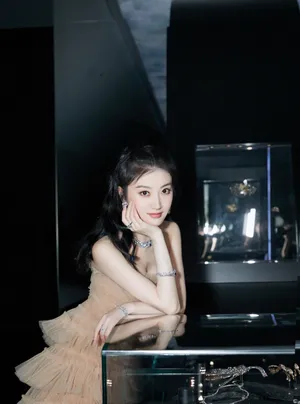 景甜优雅性感珠宝展写真图片_5