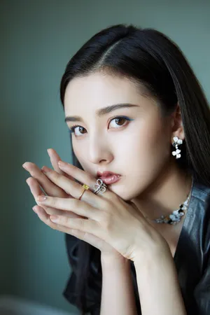 宋祖儿皮裙超A性感写真图片_4