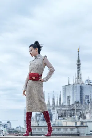 谭卓利落性感写真图片_7