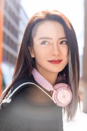 戚薇清新灵动街拍图片_3