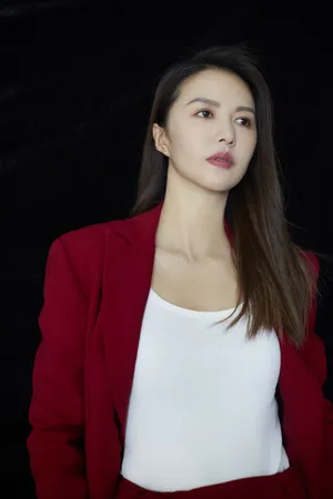 谭维维时尚优雅写真图片_2
