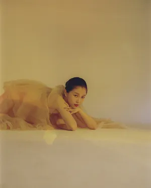演员虞书欣蕾丝性感写真_5