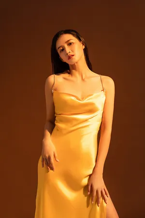 周开开优雅性感写真图片_1
