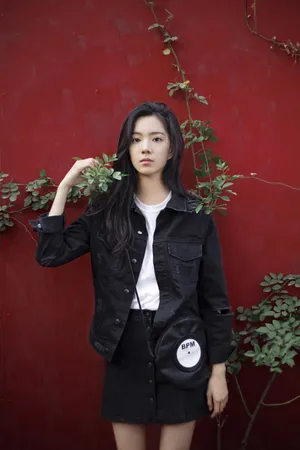 庄达菲简约时尚穿搭性感写真