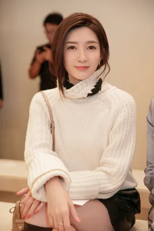 江疏影初秋时尚穿搭率性写真图片_4