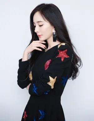 杨幂优雅知性写真图片