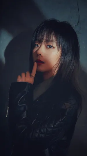 谭松韵酷飒写真图片_7