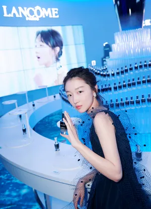 周冬雨性感品牌活动图片_2