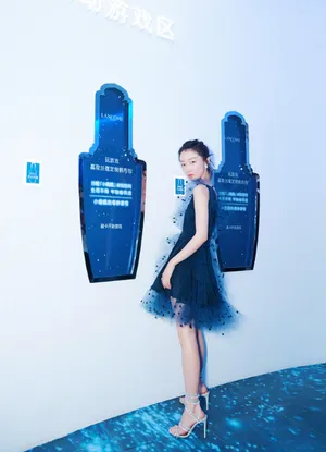 周冬雨性感品牌活动图片_6
