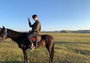 樊治欣帅气旅拍照图片_3