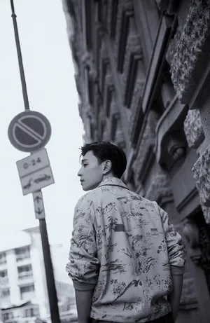 邓伦印花外套帅气写真图片_8