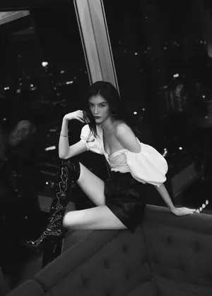 何穗过膝靴率性温柔写真图片_2