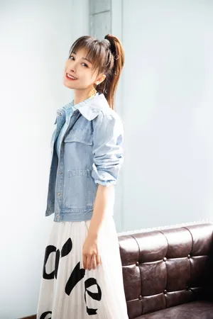吴昕灵动活力写真图片_5