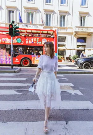 吴昕仙气白裙写真图片