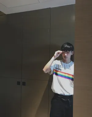 秦天随性生活照图片_5