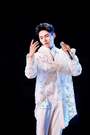 创造营2019秦天图片