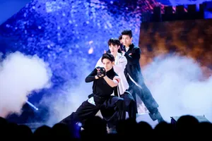 创造营2019秦天帅气舞台照图片_7