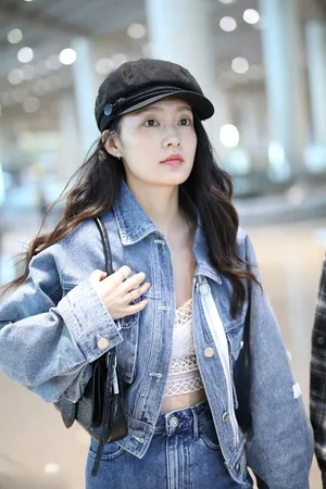 李沁牛仔装清凉性感街拍图片_4