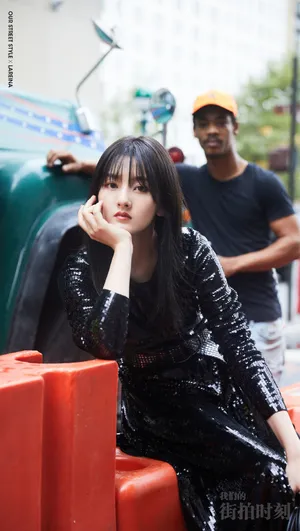 宋祖儿黑色亮片裙甜酷写真图片_5