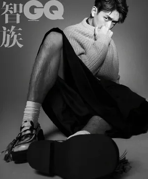 李现最新黑白杂志写真图片_5