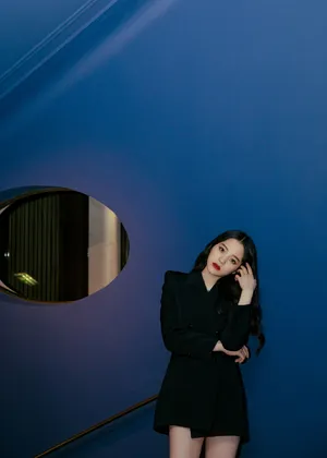 欧阳娜娜黑色西装干练写真图片_1