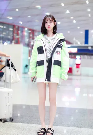 孟子义北京机场照图片