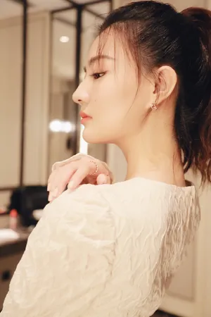 徐璐甜美浪漫活动图片