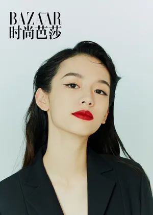 周也猫系电眼甜酷写真图片