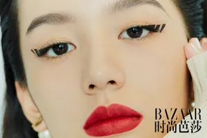 周也猫系电眼甜酷写真图片_3