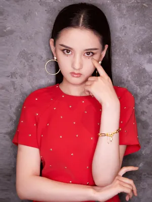 宋祖儿卧蚕痣复古新潮写真图片_5
