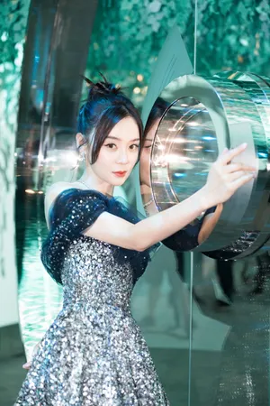 袁姗姗性感优雅活动图片