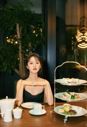 袁冰妍优雅灵动写真图片