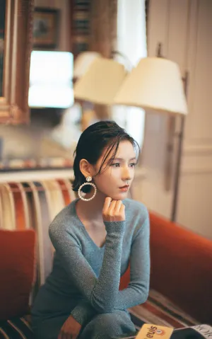 张予曦优雅知性写真图片