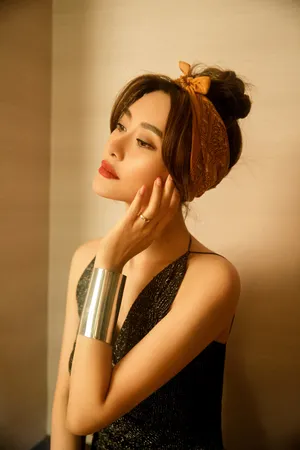 “锐舞天后”爱戴时尚性感写真图片