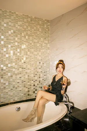 “锐舞天后”爱戴时尚性感写真图片_2