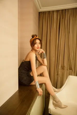 “锐舞天后”爱戴时尚性感写真图片_4