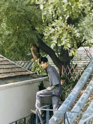 宋继扬《昕薇》杂志封面写真图片_6