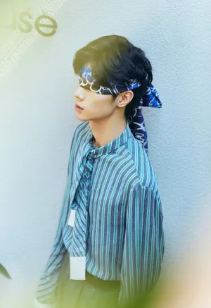 宋继扬《昕薇》杂志封面写真图片_8