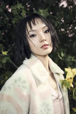 雎晓雯巴黎春夏大秀性感图片